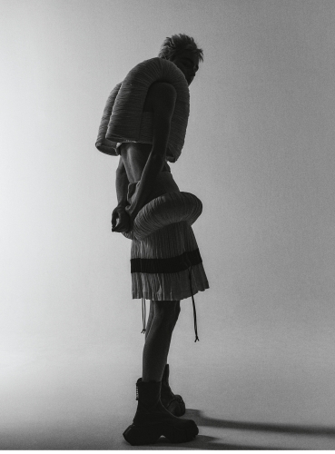 VOGUE GREECE MARCH 2023 ISSUE - 7
