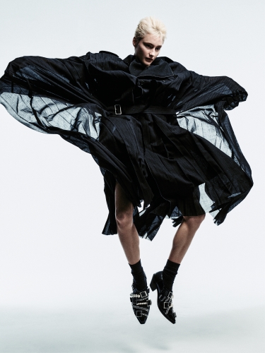 VOGUE GREECE MARCH 2023 ISSUE - 9