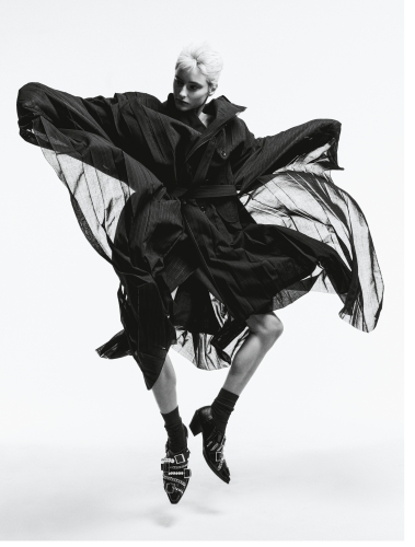 VOGUE GREECE MARCH 2023 ISSUE - 11
